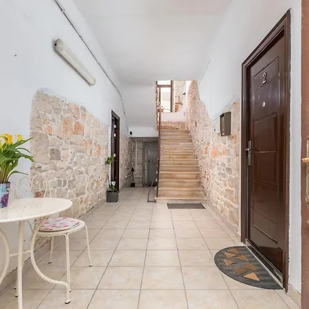 Apartment Nikola Fazana